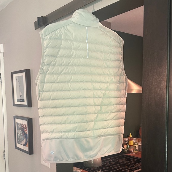 Lululemon Athletica Black and Cream Puffer Vest - Picture 3 of 5